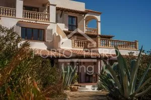 Ref. PRO202 – Spacious villa with separate apartment, sea views, pool, garages and roof terrace near the beach in Cala Serena, Cala d’Or — photo 9