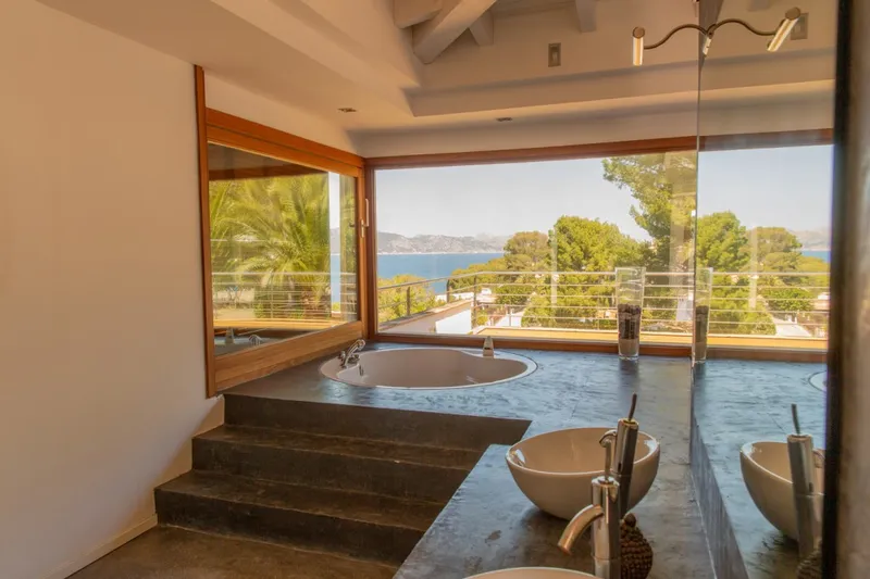 Spectacular Villa with Sea Views — photo 9