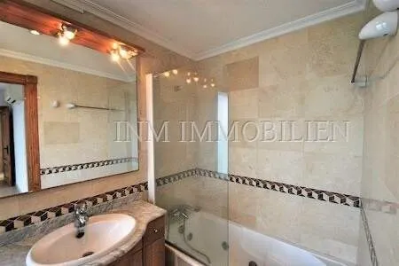 192m² semi-detached house with 5 rooms and pool for rent — photo 4