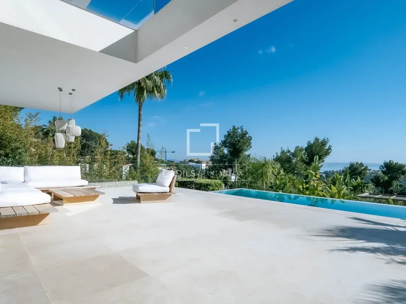 728m² house / villa for sale in Bendinat, Balearic Islands — photo 1