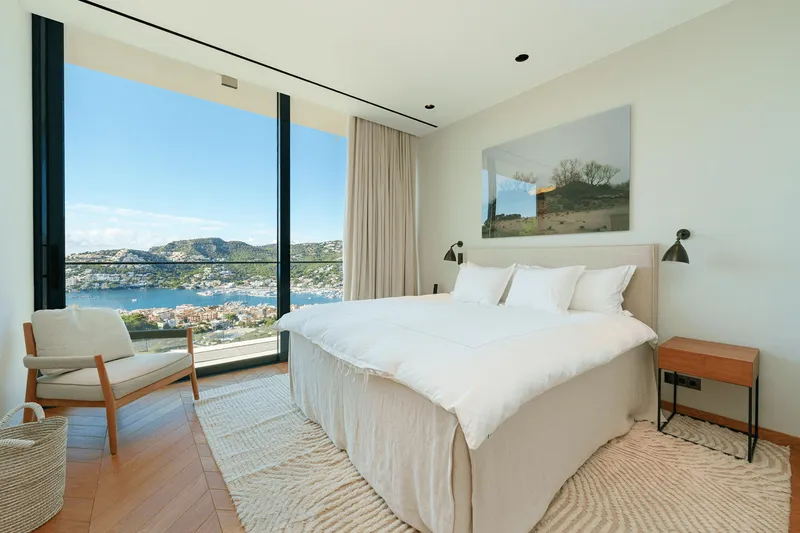 Villa with sea views in Puerto de Andratx — photo 10