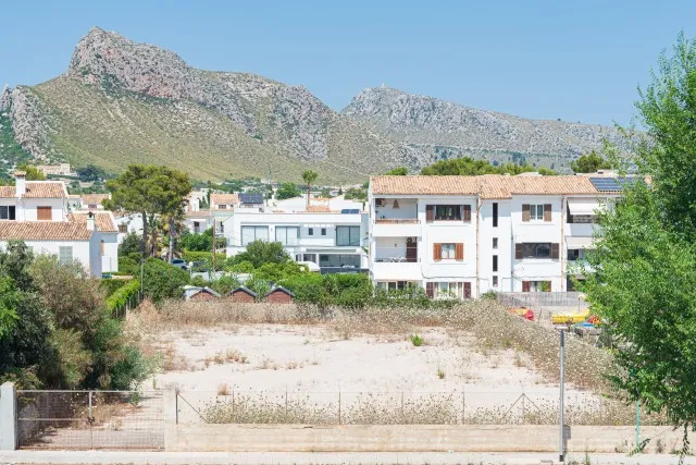 Prime plot with mountain views for sale in Puerto Pollensa, north Mallorca — photo 1