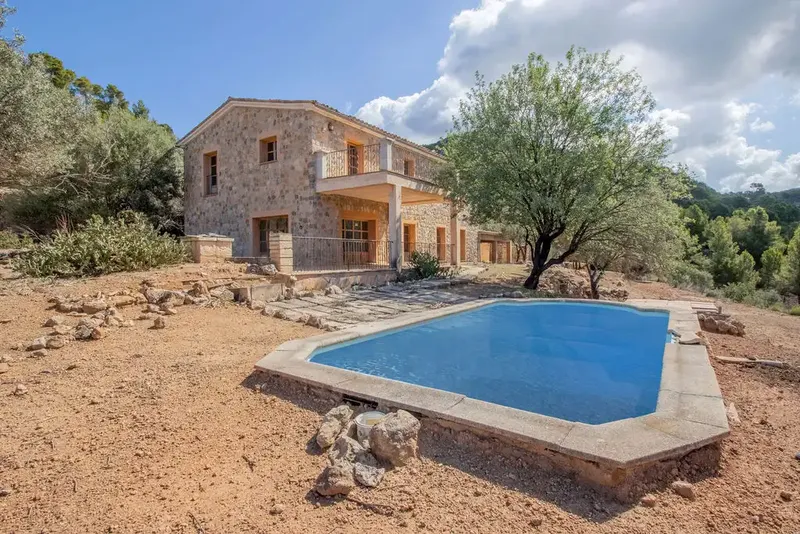Detached house of 411 m², 6 bedrooms and 5 bathrooms, for sale in the municipality of Andratx, Balearic Islands — photo 1