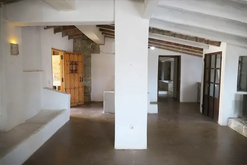 For sale large rustic estate in the municipality of Ariany, 70,000 m² plot with a building of about 900 m² — photo 8