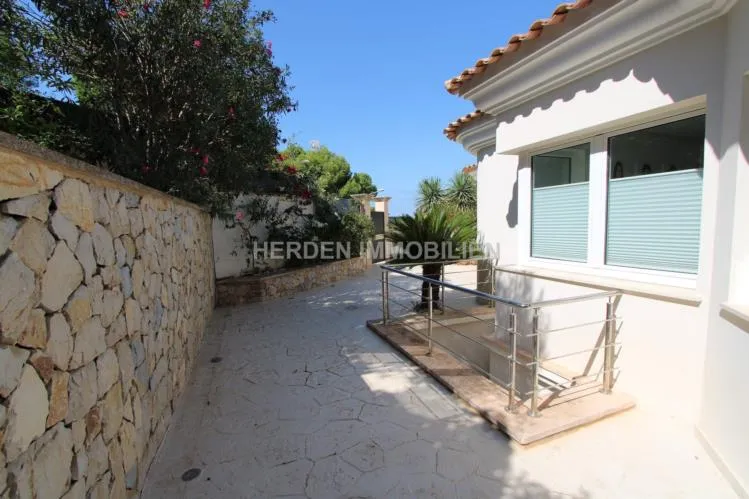 Exclusive Villa with Sea Views in Santa Ponsa, Mallorca — photo 5