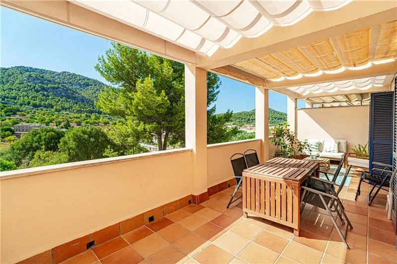 Apartment with terrace in a residential complex with swimming pool and open views — photo 2