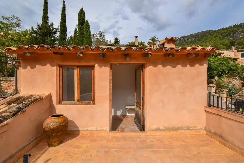 Typical Mallorcan house with a terrace and unbeatable views in the heart of Fornalutx — photo 4