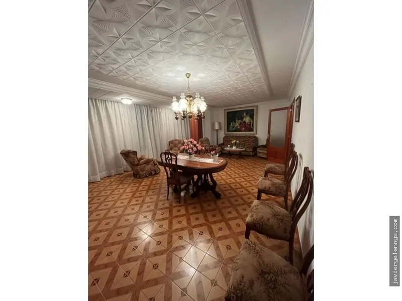 Rental of penthouse on Calle de l'Arquitecte Gaudí — photo 3