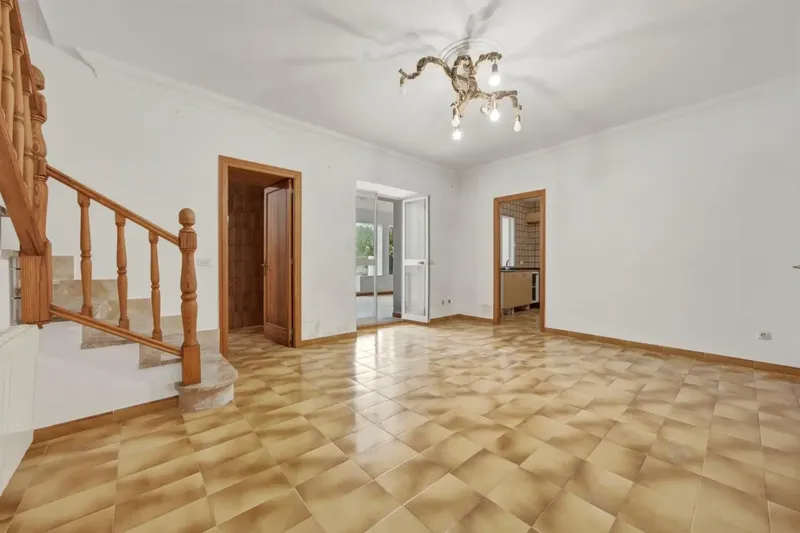 Looking for space, tranquility and a home you can adapt to your needs? This property may be what you are looking for. — photo 7