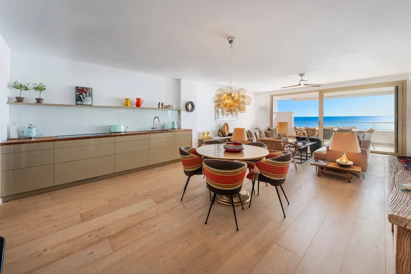 Portixol beachfront apartment for sale with access to beach and sea views — photo 7