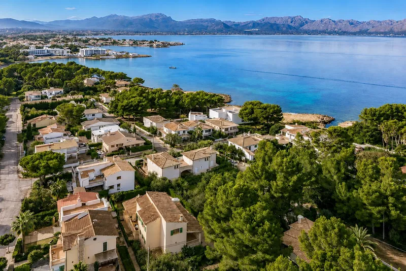 Exclusive urban plot of 710 m² in Bonaire (Alcúdia) — photo 3