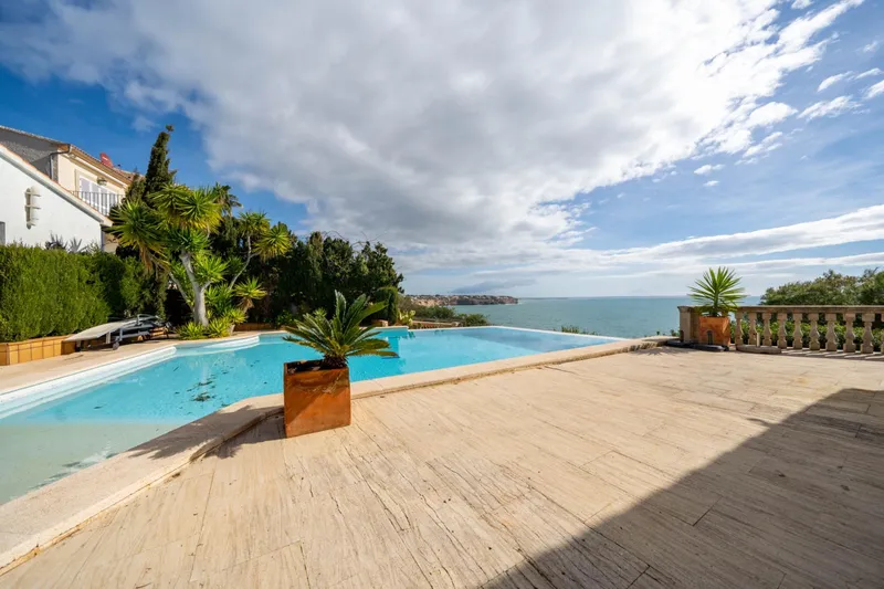 Villa on the front line in Cala Pi with infinite views of the Mediterranean – Absolute privacy 1 minute from the beach — photo 4