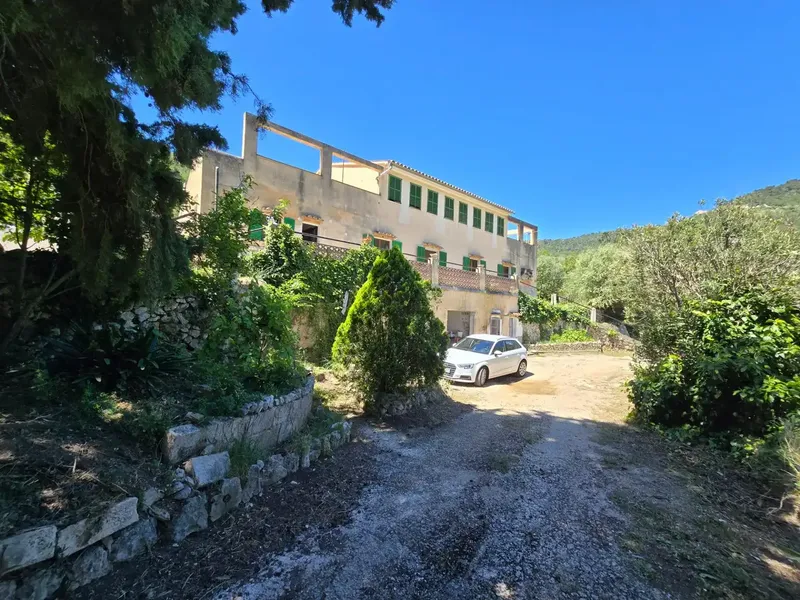 We present this magnificent property located in the charming municipality of Mancor de la Vall, ideal for those seeking a spacious and full home — photo 1