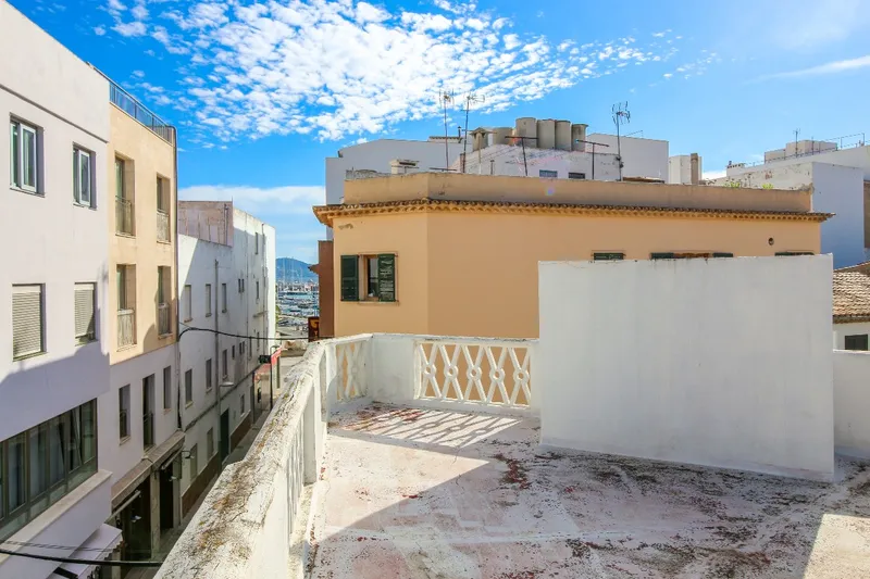 Opportunity to acquire an entire building in the centre of Puerto de Pollença — photo 2