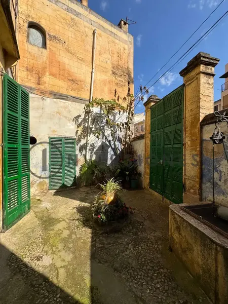 Inversiones Grup Real Estate Boutique presents this majestic 19th-century Mallorcan house, with 813 m2 built, it is much more than a — photo 7