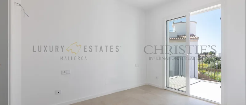 Ready to move in villa in Sa Rapita in the south of Mallorca with partial sea views — photo 6