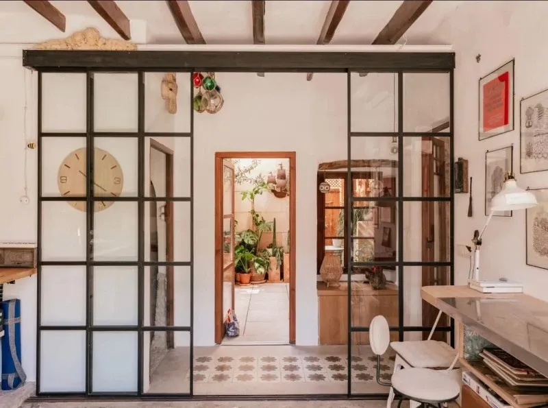 Casa de pueblo restaurada con esencia mallorquina en Esporles — photo 1