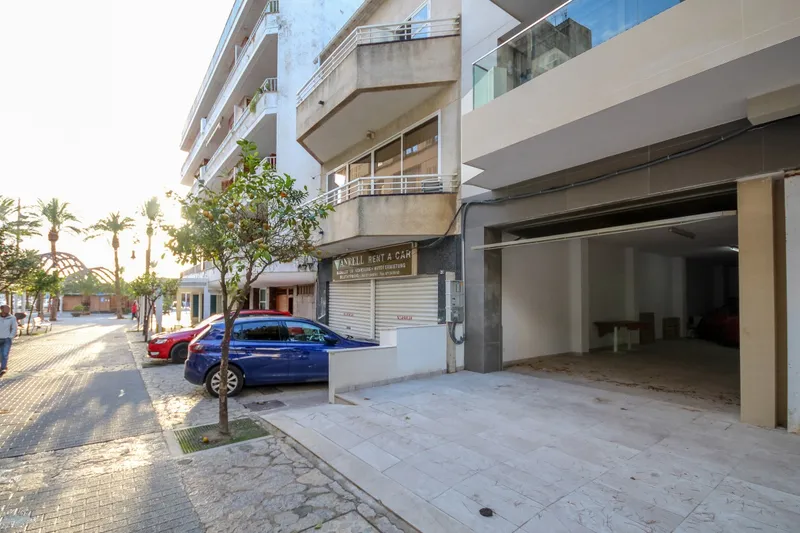 Commercial premises in the heart of Puerto Alcúdia — photo 1