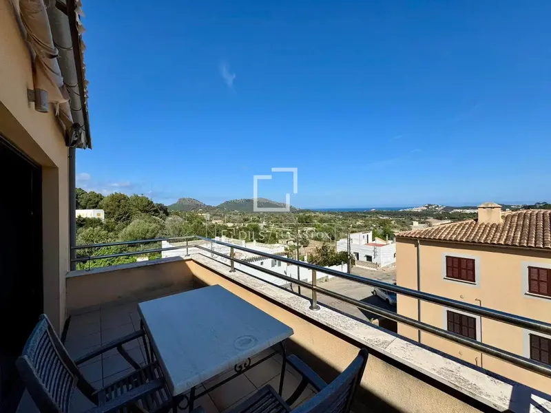 Dils Lucas Fox presents this exclusive penthouse of approximately 129 m² located in a quiet and well-kept residential community in Capdepera — photo 2