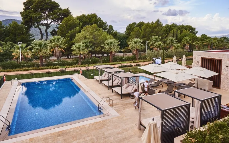 Imposing villa with vacation rental license and views over the valley, as well as the golf course of Canyamel — photo 5
