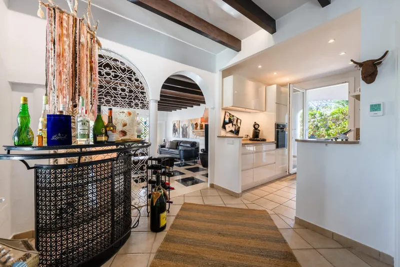 190m² Villa mit 7 Zimmern, Pool und Meerblick zu kaufen — photo 8