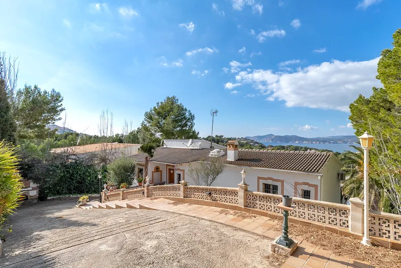 Villa in Santa Ponsa - beautifully landscaped garden with pool — photo 4