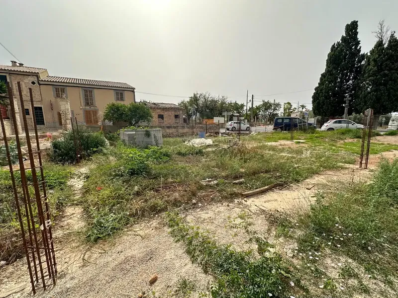Discover this picturesque home located in the heart of the municipality of Selva, in the charming area of Caimari. Situated at the foot of the — photo 2