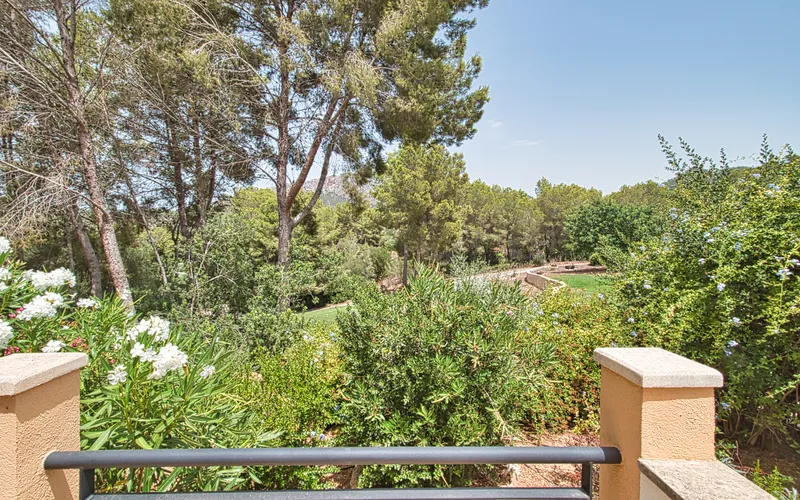Townhouse on the golf course in Camp de Mar, just a few minutes' walk from the beach — photo 9