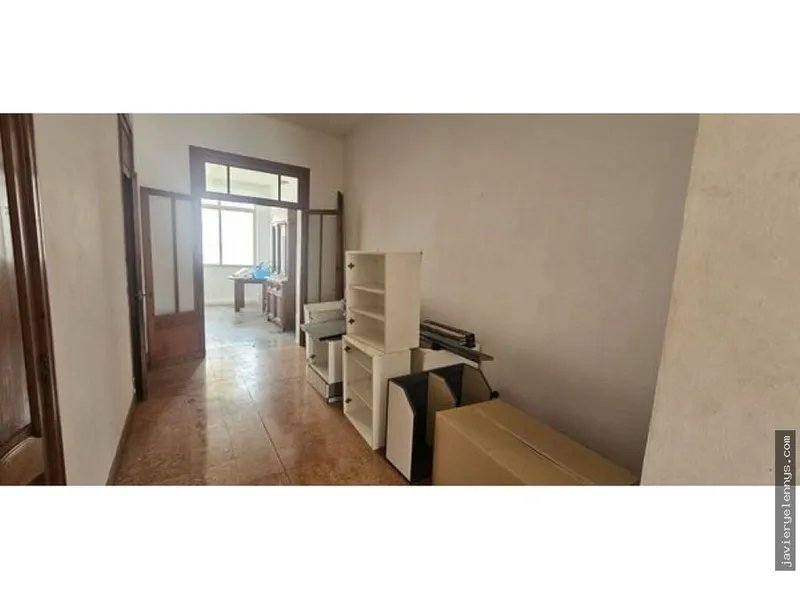 Apartment for sale on Calle d'Isabel Montaner — photo 4