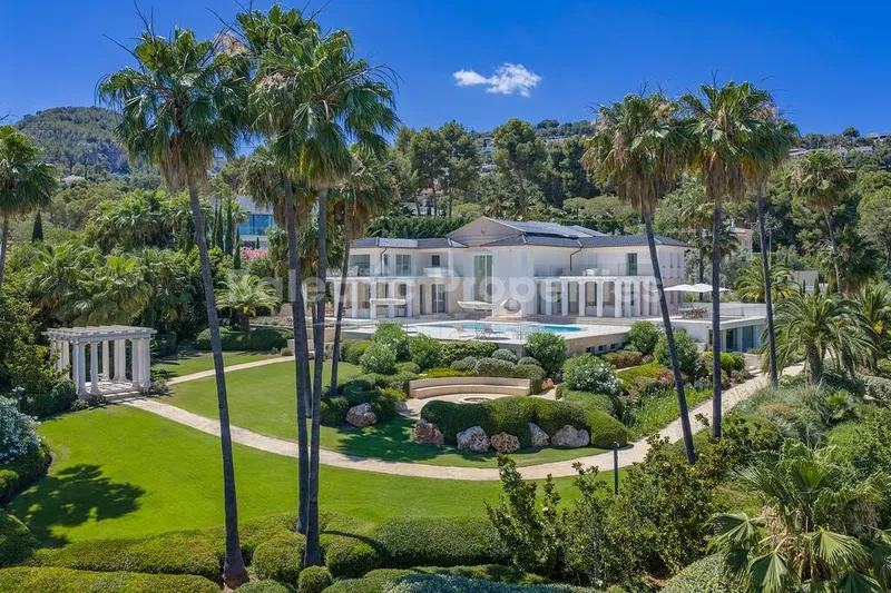 Exclusive frontline golf villa with tennis court for sale in Son Vida, Mallorca — photo 3