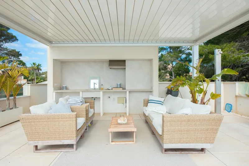 Modern chalet for sale on the frontline in Porto Cristo — photo 8