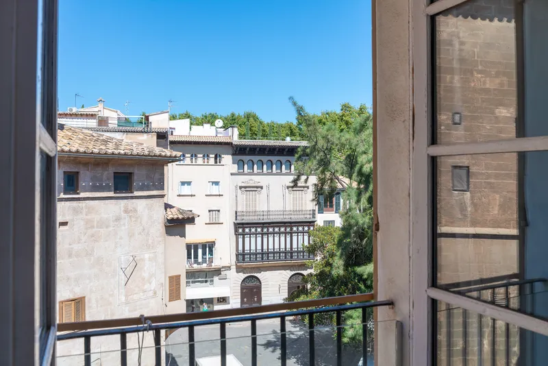 Charming duplex penthouse with a private rooftop terrace in the heart of Palma's Old Town — photo 8