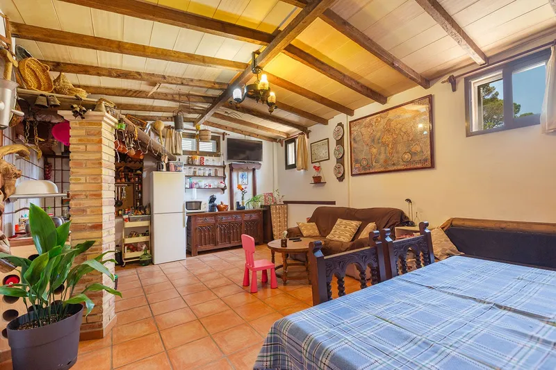 Mediterranean house with plenty of privacy — photo 12