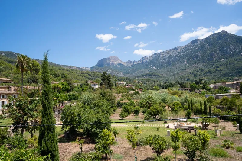 Charming Mallorcan Townhouse with Garden and Stunning Tramuntana Views in Sóller — photo 8