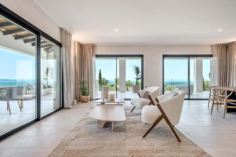Modern Luxury Retreat with Panoramic Views Over the Bay of Palma and the Tramuntana Mountains — photo 9
