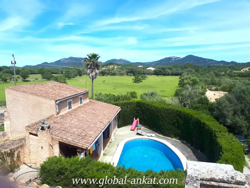 Immerse yourself in the authenticity of Mallorca in this charming estate, located in the picturesque village of Cas Concos. With an area of 16.9 — photo 2