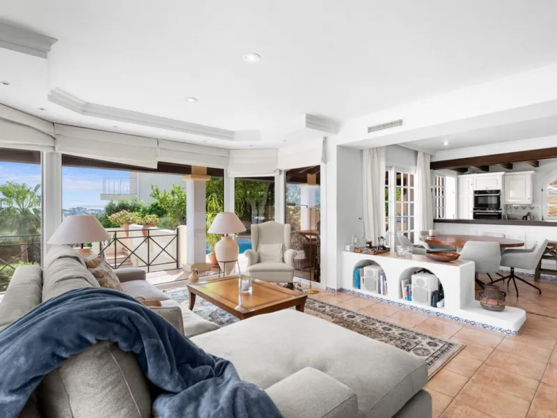 Mediterranean villa for sale in Costa de la Calma with partial sea views — photo 5