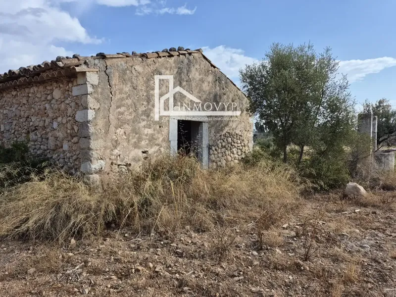 Cannot be extended. Has vein well. 3 plots of land for sale with a total of 11,675.91 m². On these plots there is a small house — photo 1