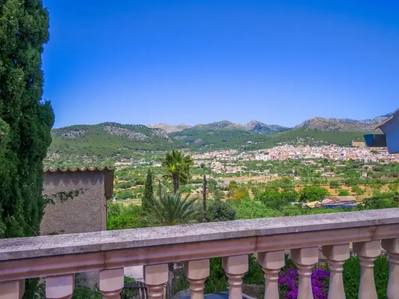 Charming country villa for sale in a picturesque location in Andratx, with stunning mountain views and a prime position — photo 1