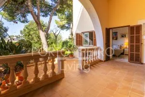 Ref. PRO212 – Spacious ground floor apartment in prime location with fantastic views of the marina Porto Petro, the open sea and the mountains — photo 11