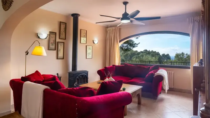 Discover this magnificent rustic estate located in the Sierra de Tramuntana, near the picturesque village of Bunyola. Surrounded by nature, it — photo 11