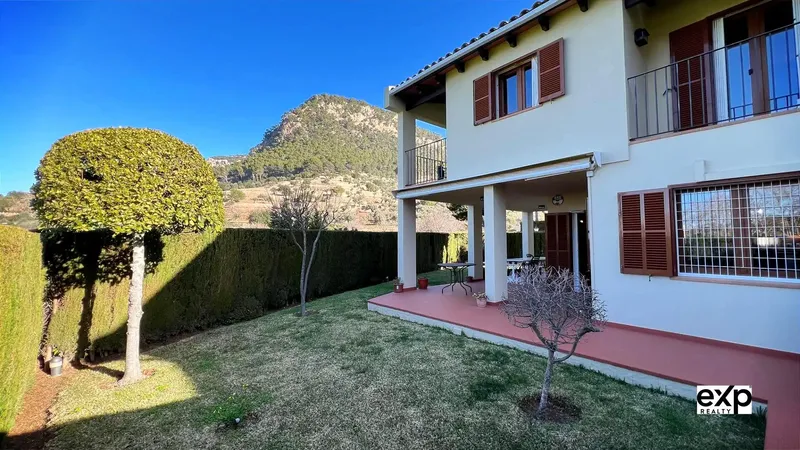 Semi-detached house in Valldemossa, ideal for those seeking a comfortable home full of charm and surrounded by nature. Located in a residential area — photo 1