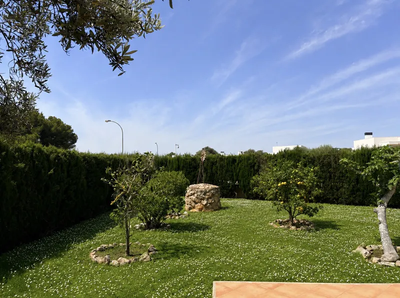 Spacious chalet with 4 bedrooms and communal pool in Sa Ràpita — photo 11