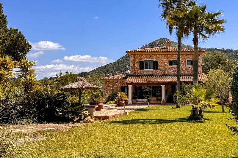 Mediterranean finca oasis with palm avenue, winter garden and pool — photo 6