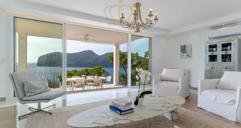 Beautiful sea view villa with pool in Camp de Mar - holiday rental — photo 5