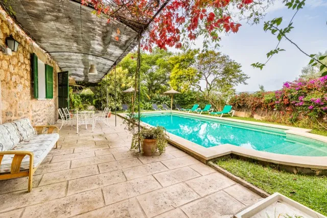 Two fincas with holiday rental licenses for sale in Biniaraix, Mallorca — photo 2