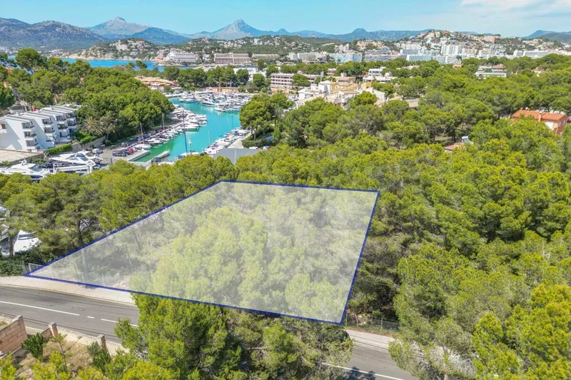 Building plot with approved project and views of the port of Santa Ponsa — photo 1