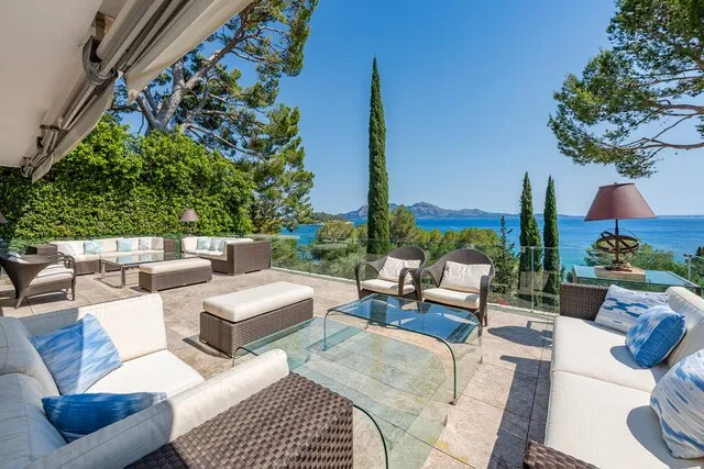 Exceptional sea view villa for sale by the beach in Formentor, North Mallorca — photo 4