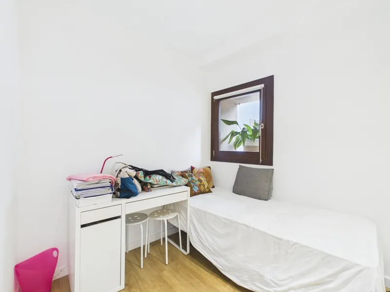 Modern and Unique Three-Bedroom Apartment in a Refurbished Palace near Born and Jaime III — photo 11