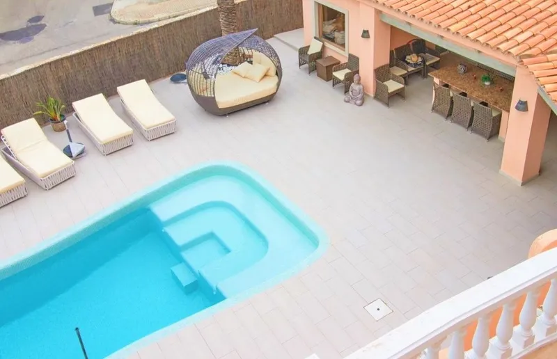 Villa with three separate apartments in Paguera — photo 2